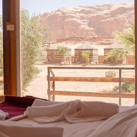Al Sultana Luxury Camp Villa Wadi Rum Bagian luar foto