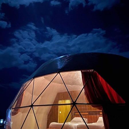 Al Sultana Luxury Camp Villa Wadi Rum Bagian luar foto