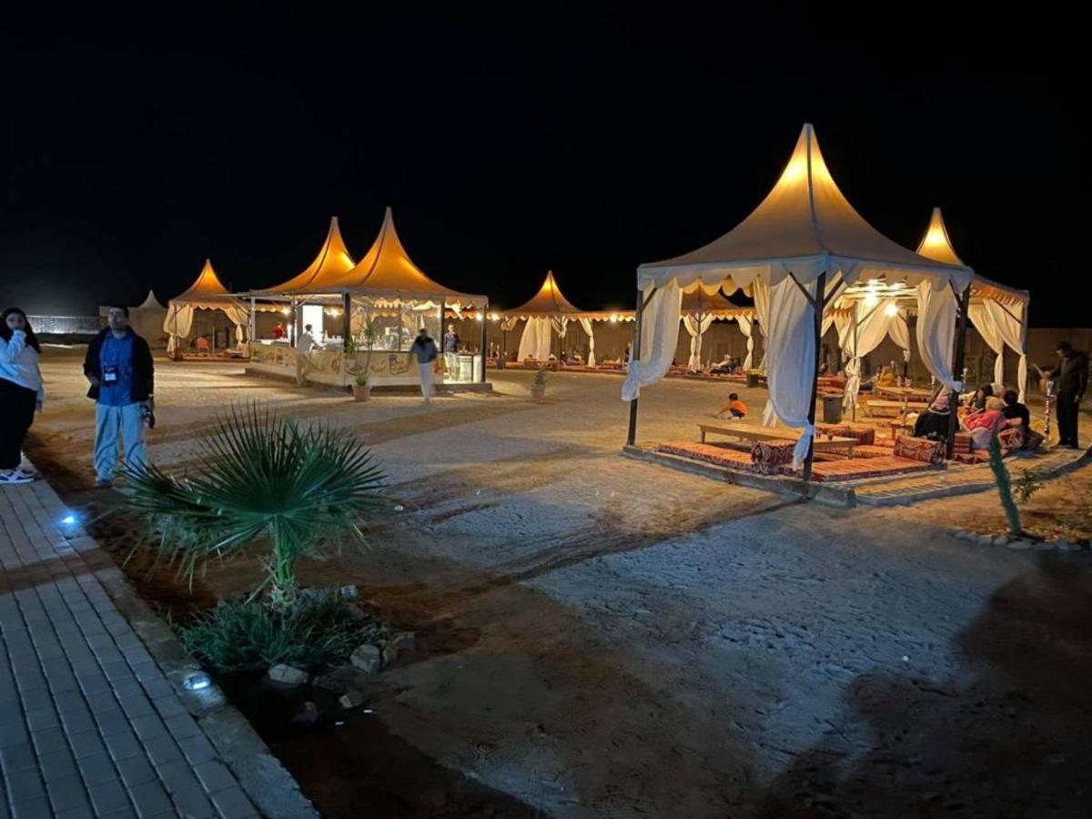 Al Sultana Luxury Camp Villa Wadi Rum Bagian luar foto