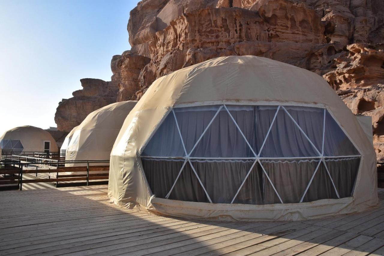 Al Sultana Luxury Camp Villa Wadi Rum Bagian luar foto
