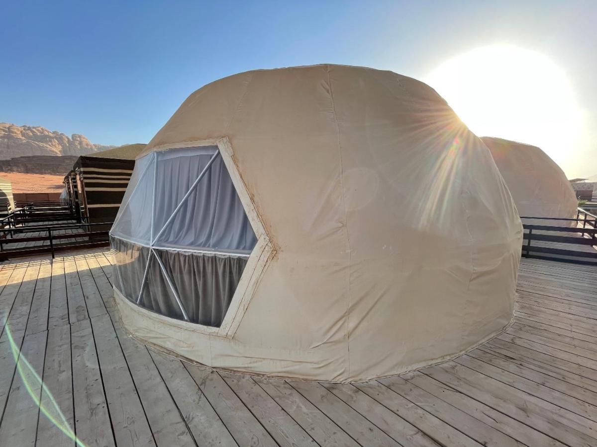 Al Sultana Luxury Camp Villa Wadi Rum Bagian luar foto