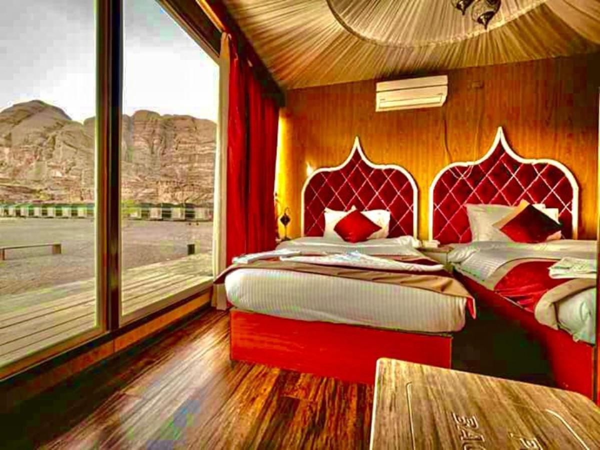 Al Sultana Luxury Camp Villa Wadi Rum Bagian luar foto