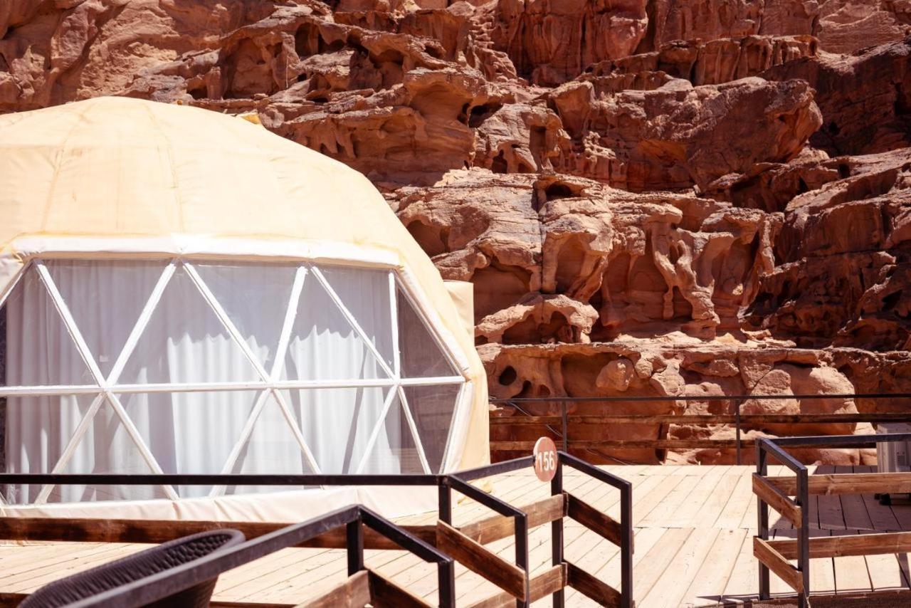Al Sultana Luxury Camp Villa Wadi Rum Bagian luar foto