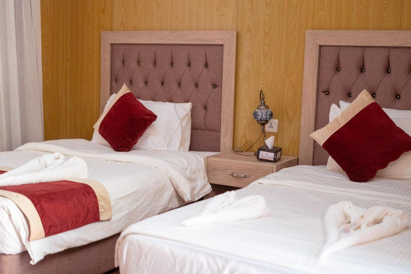 Al Sultana Luxury Camp Villa Wadi Rum Bagian luar foto